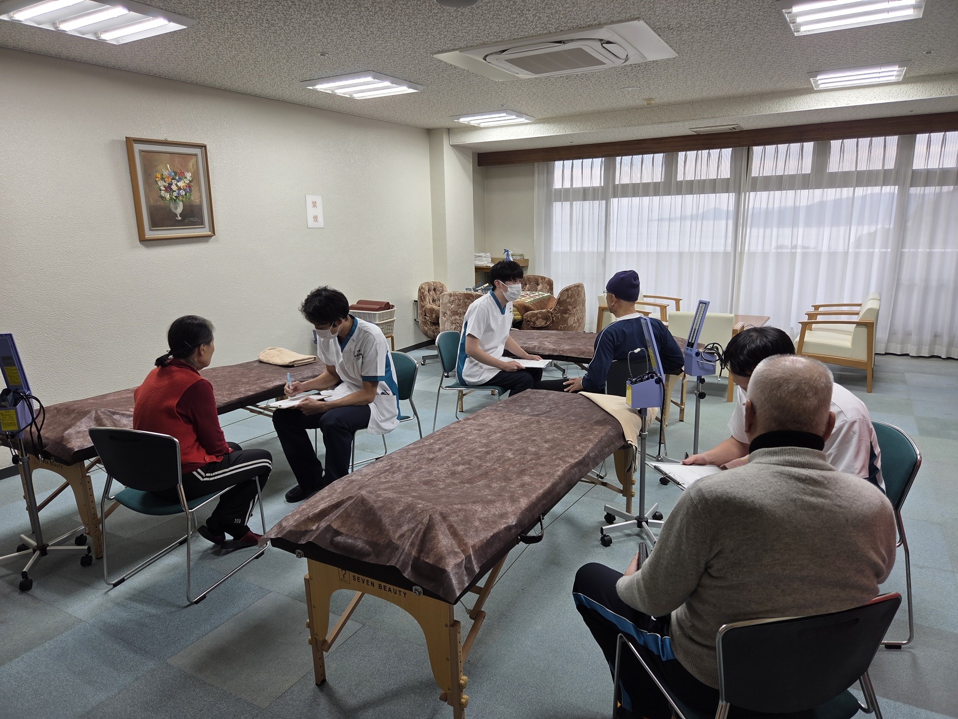 ボランティアマッサージに第2グループが参加してきました。