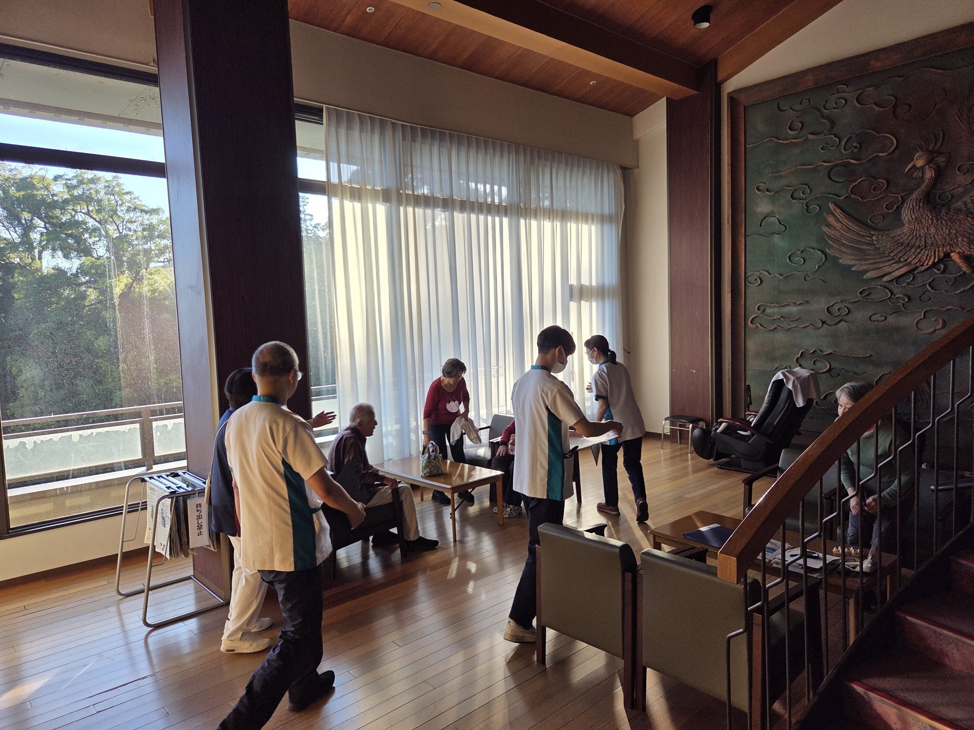 ボランティアマッサージに第3グループが参加してきました。